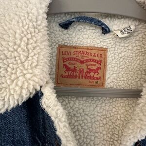 Boys Wrangler Sherpa lined denim jacket. Size Medium